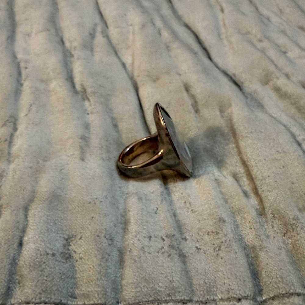 UNO de 50 Silver Ring with Iridescent Teardrop - Picture 5 of 6